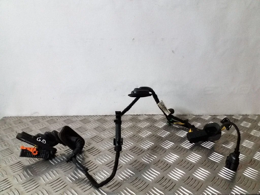 Rear door wiring loom – Volkswagen Touran II (2010-2016)