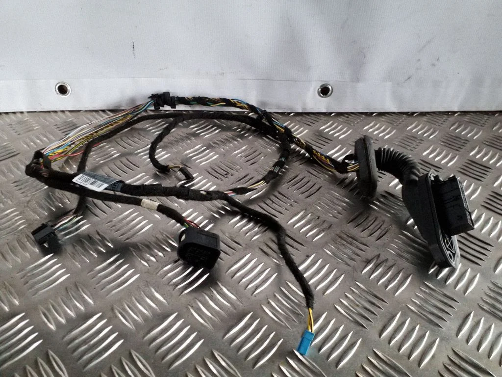 Aizmugurējo durvju vadu instalācija – BMW X3 E83 (2003-2010)