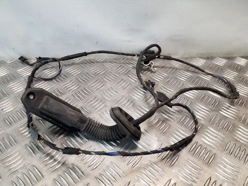 Tagaukse juhtmestik – BMW 5-seeria E60 E61 (2004-2010)
