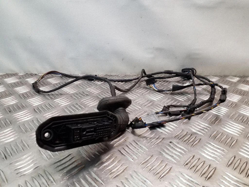 Tagaukse juhtmestik – BMW 5-seeria E60 E61 (2004-2010)