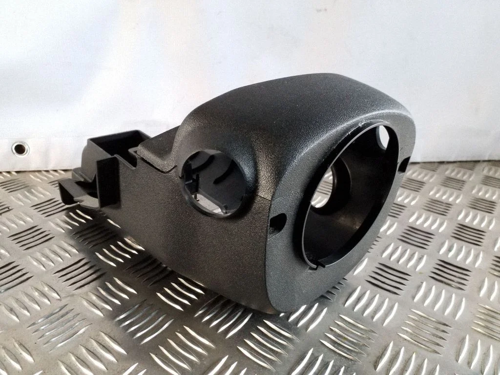 Steering wheel column trim – Nissan Juke I F15 (2010-2018)