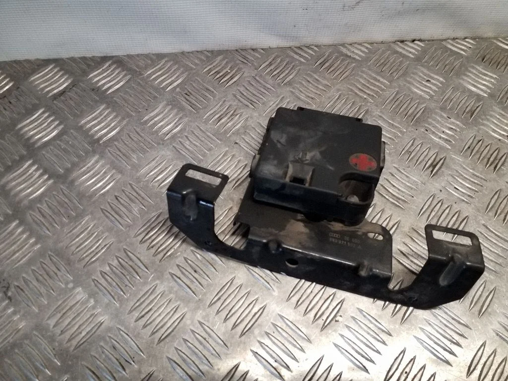 Plusa vadu savienojuma mezgls 8R0971502A