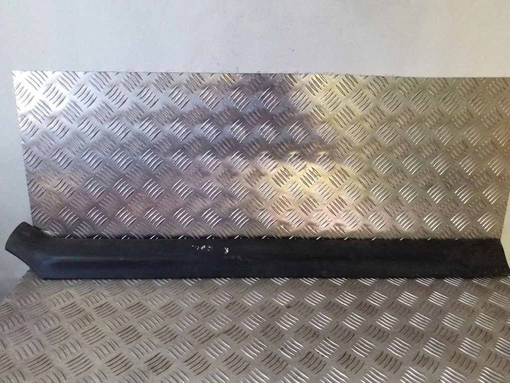 Tagaukse liist (mold) – Opel Zafira A (1999-2005)