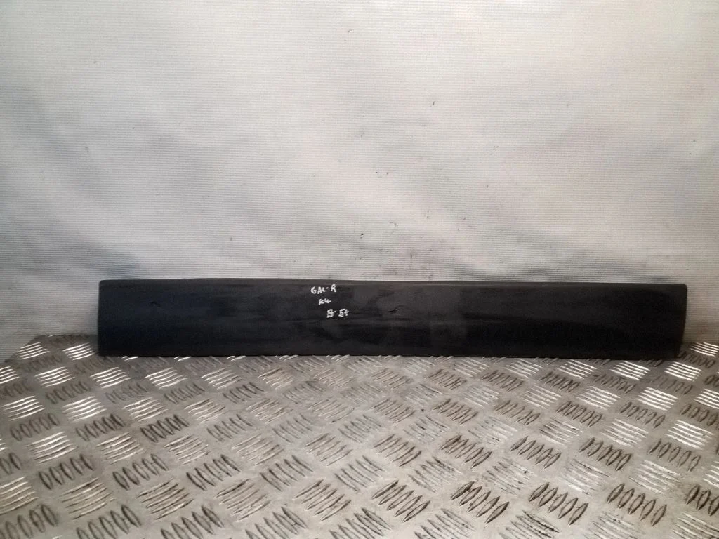 Aizmugurējo durvju apdare (molings) 3B0854950B