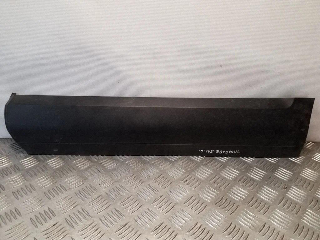 Tagaukse liist (mold) – Volkswagen Touareg I (2002-2010)