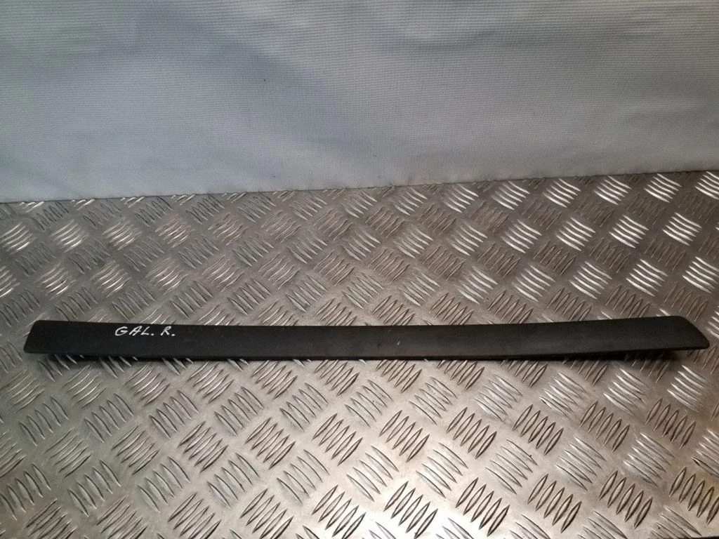 Tagaukse liist (mold) – Ford Focus C-MAX (2003-2010)