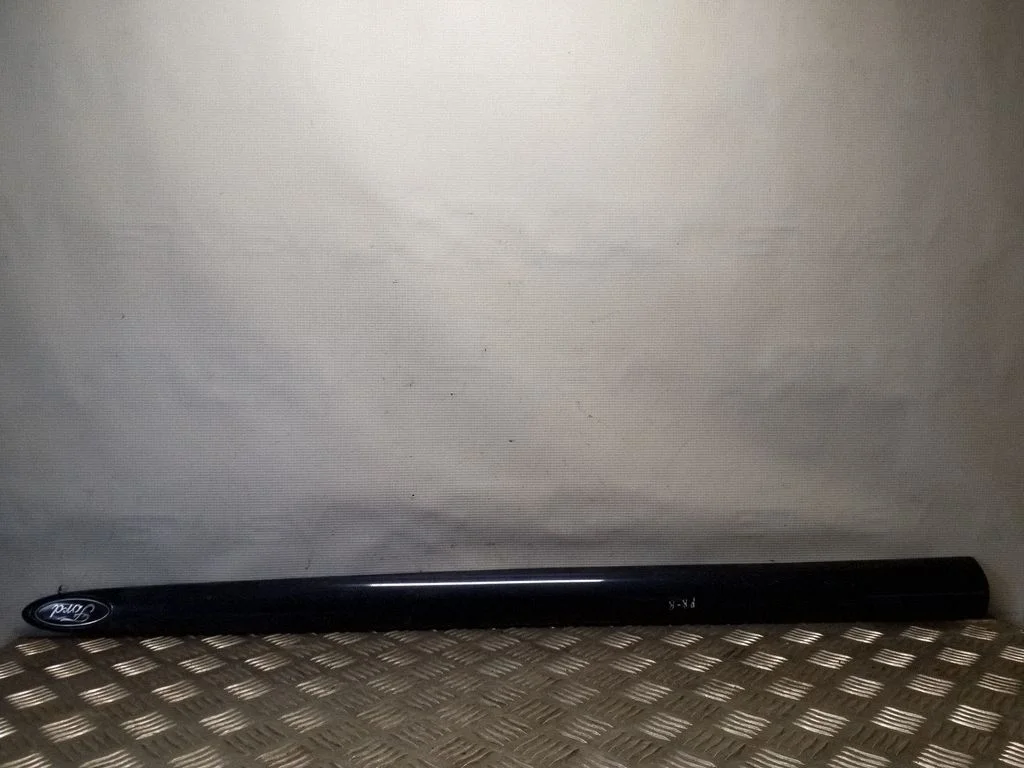 Esiukse liist (mold) 7M0853518D