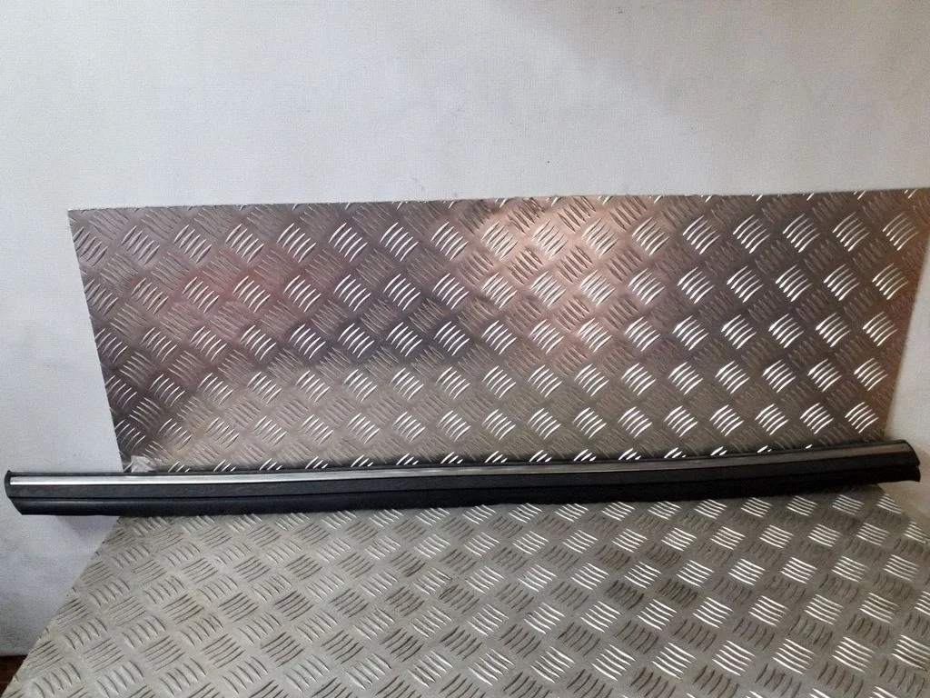 Esiukse liist (mold) 80871CG000