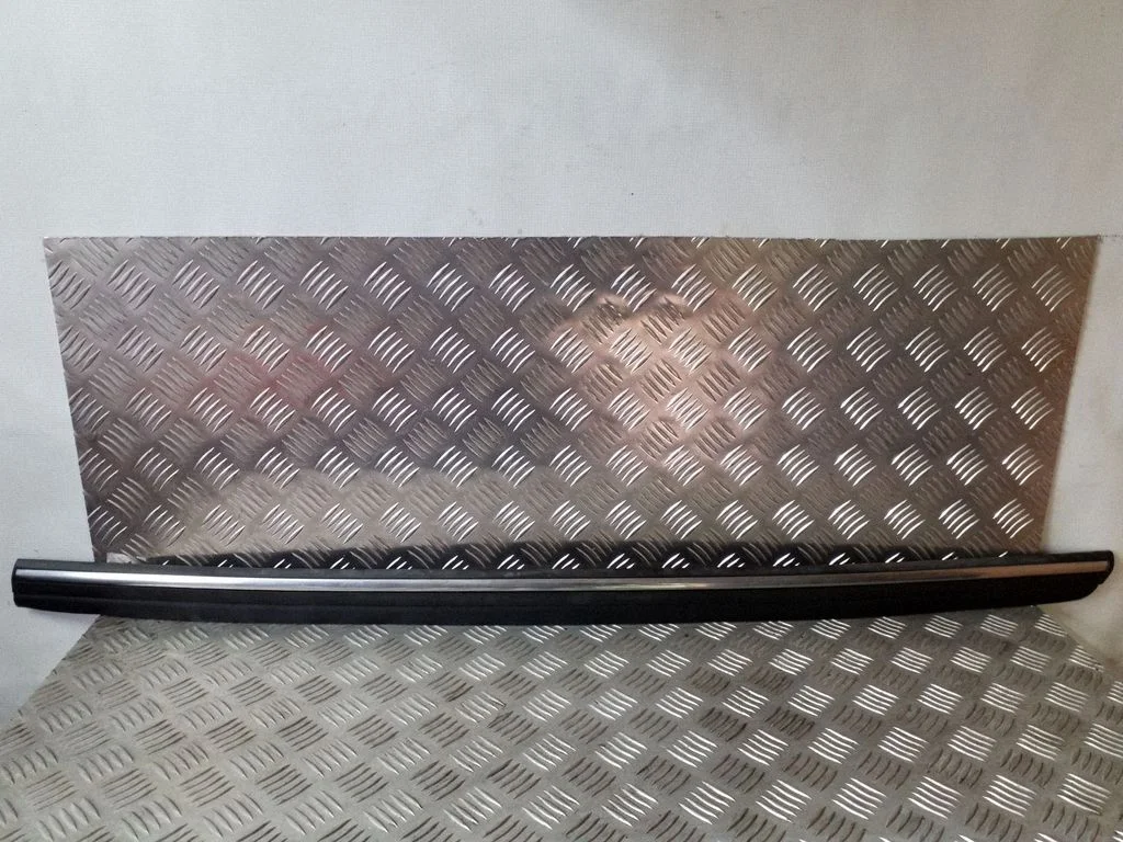 Esiukse liist (mold) 80870CG000