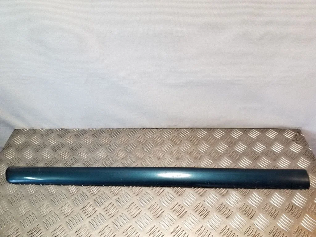 Front door trim (molding) A6386982932