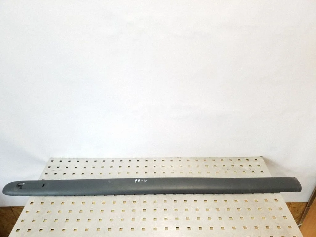 Priekšējo durvju apdare (molings) 8200186166