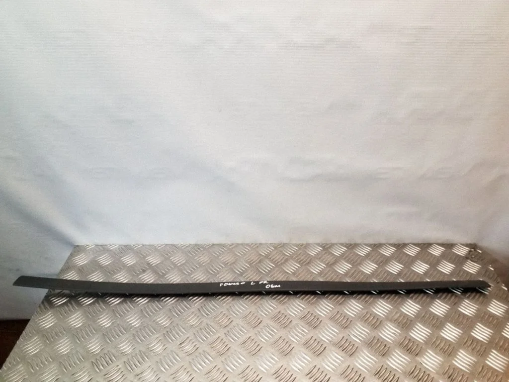 Priekšējo durvju apdare (molings) 3M51R20938AD