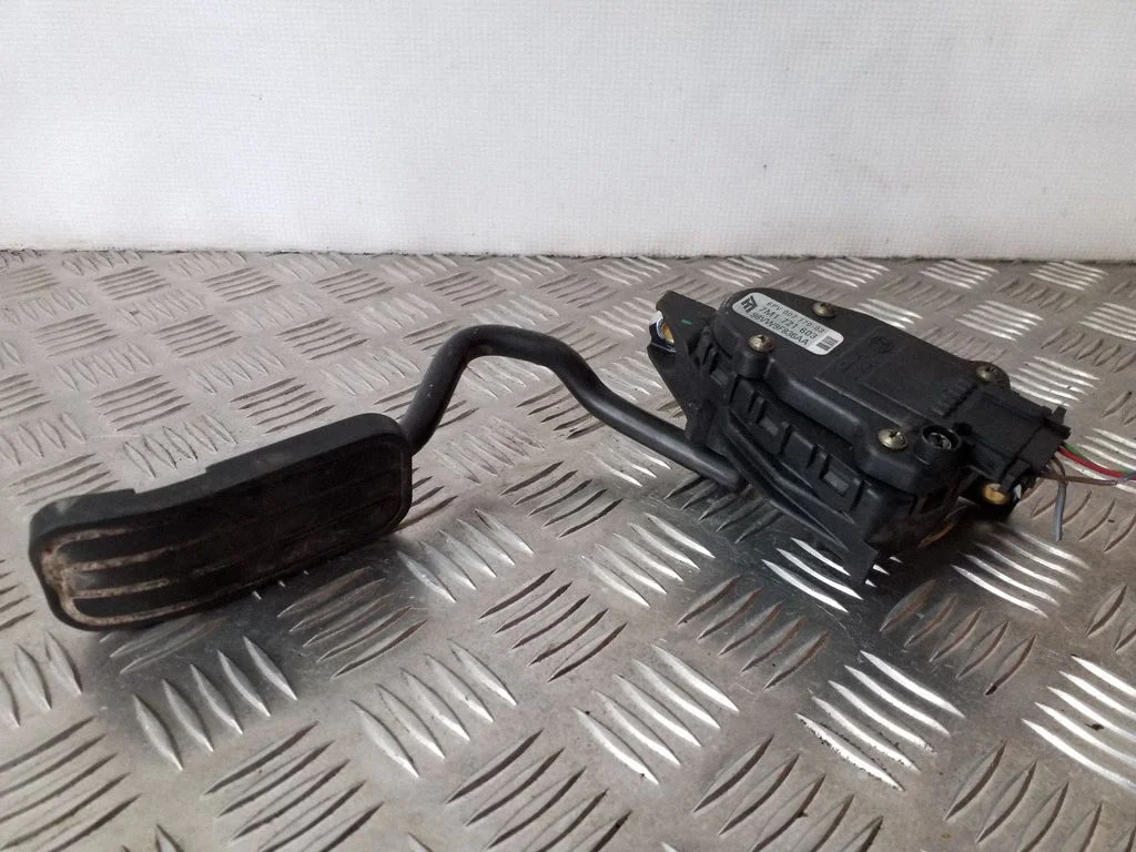 Accelerator throttle pedal – Ford Galaxy (1995-2000)