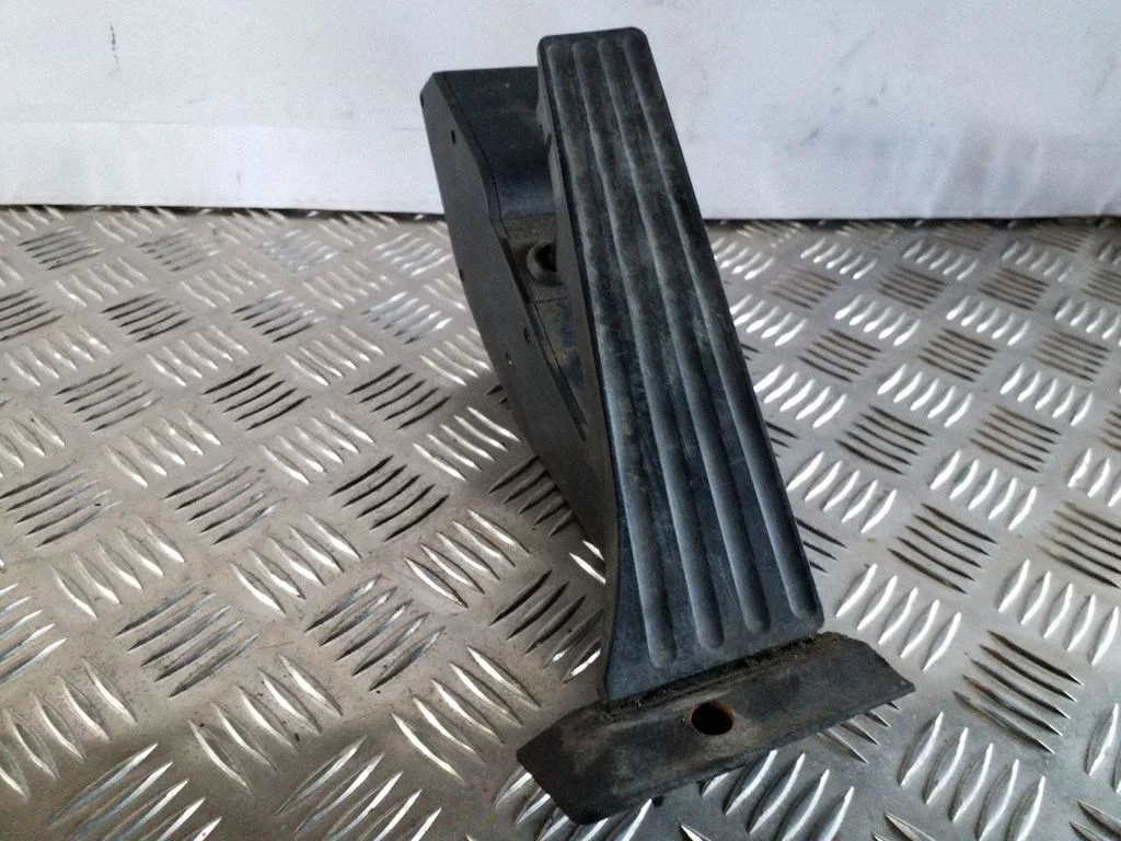 Gaasipedaal – BMW X3 E83 (2003-2010)