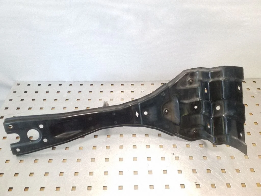 Radiator support slam panel bracket