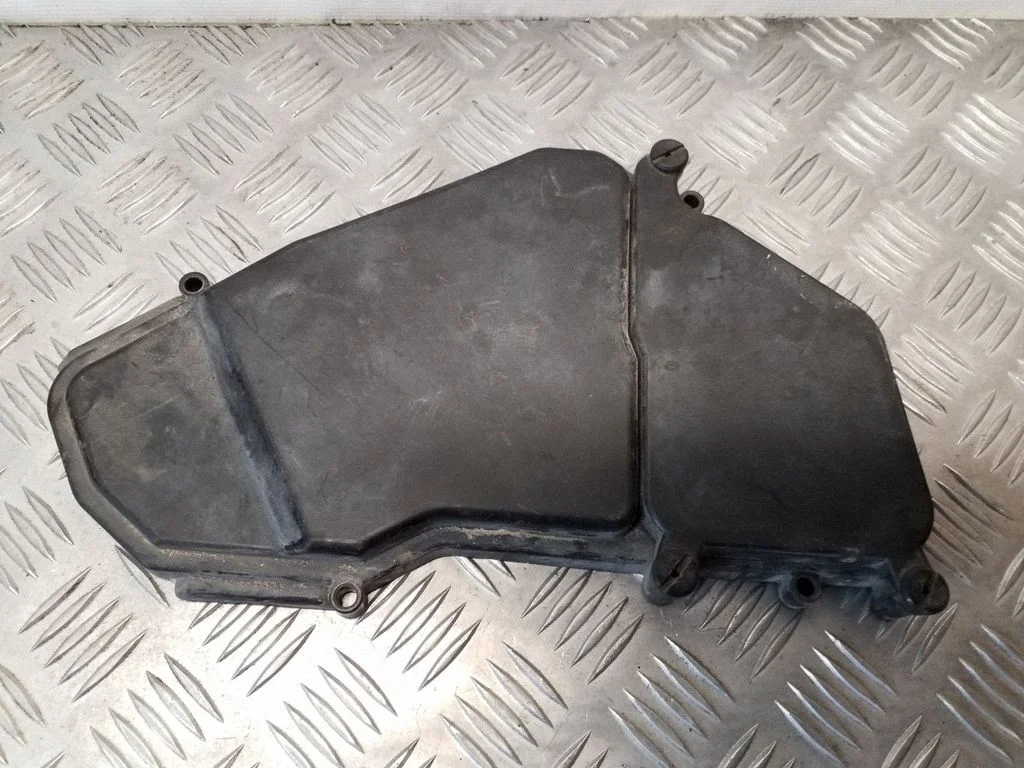 Drošinātāju kārbas vāciņš – Volkswagen Touareg I (2002-2010)
