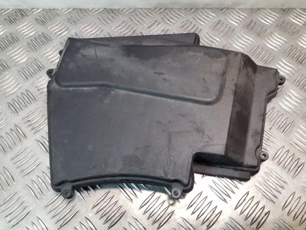 Fuse box cover – BMW 5 Series E60 E61 (2004-2010)