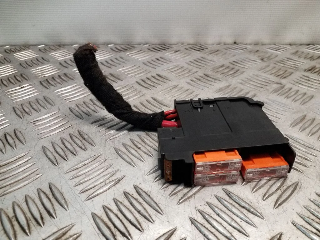 Fuse module – Audi A1 (2010-2018)