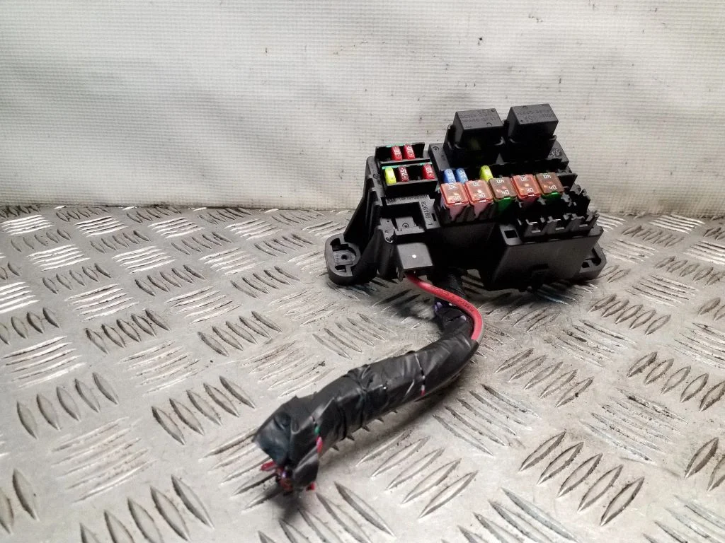 Fuse module – Opel Mokka X (2016-2019)