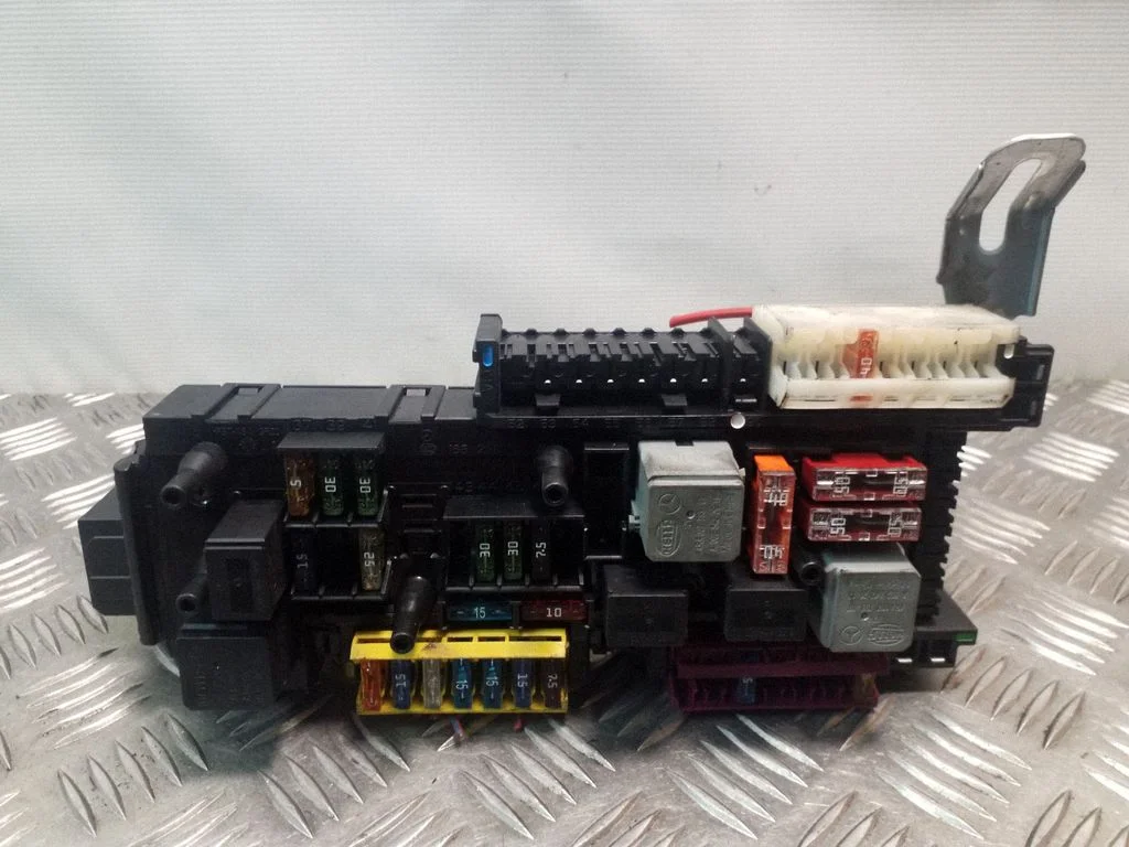Fuse module – Mercedes-Benz E-Class W212 (2009-2016)