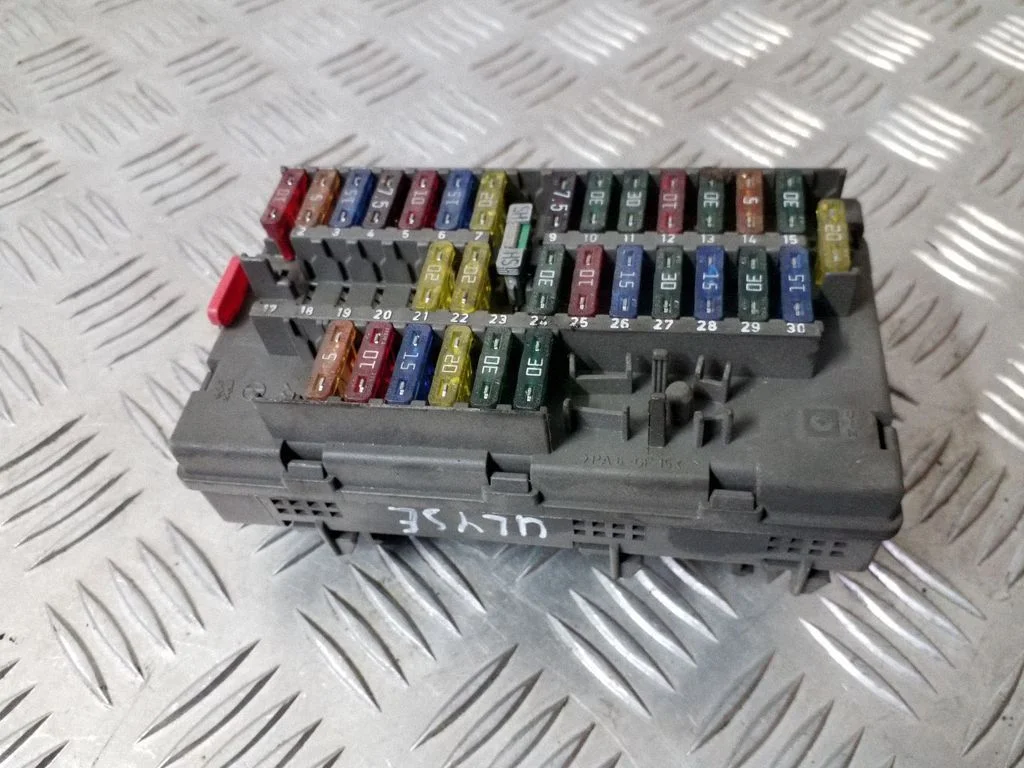 Drošinātāju bloks 9631527980