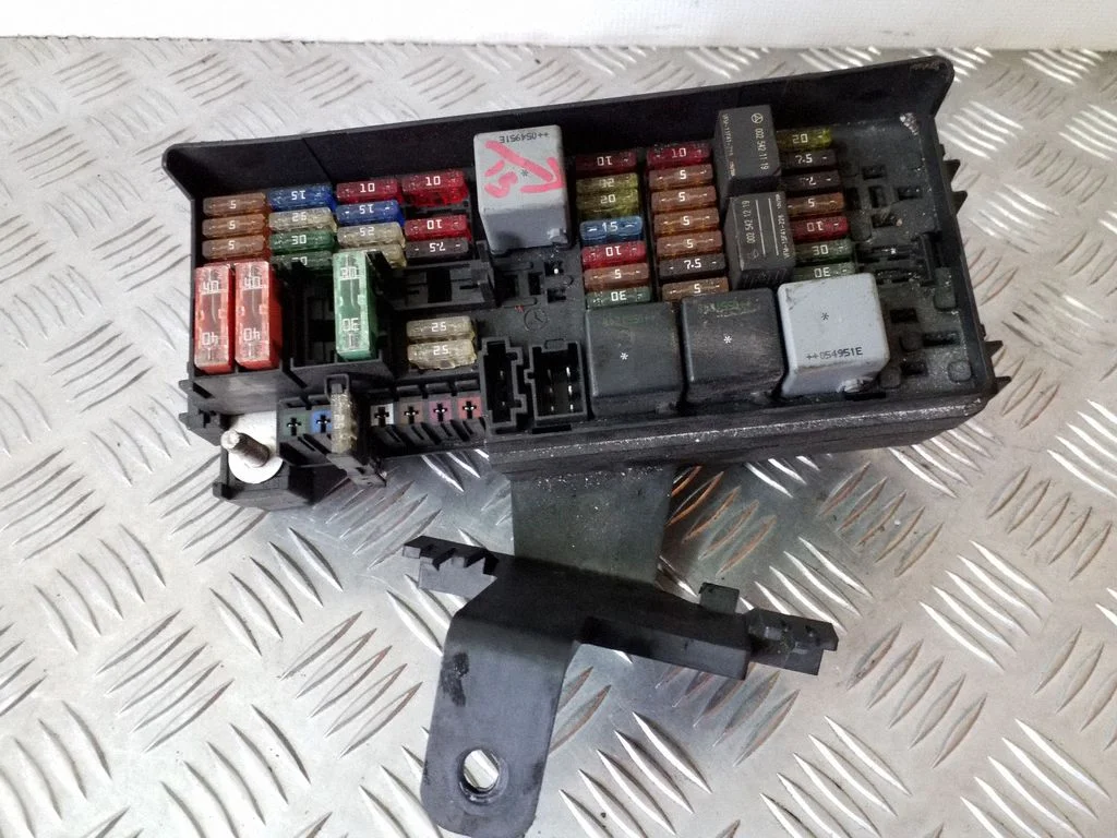 Fuse module – Mercedes-Benz R-Class W251 (2005-2013)