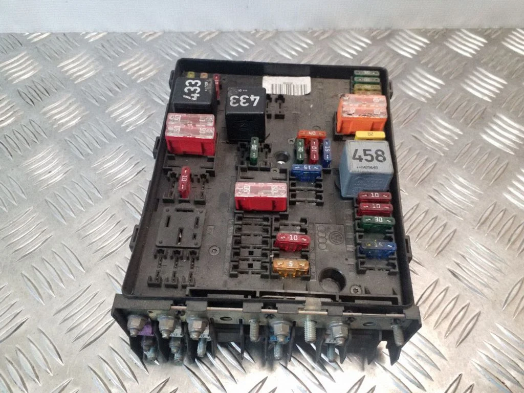 Drošinātāju bloks 1K0937124K
