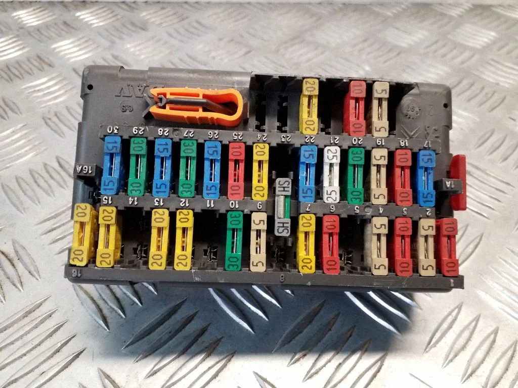 Fuse module 9568591280