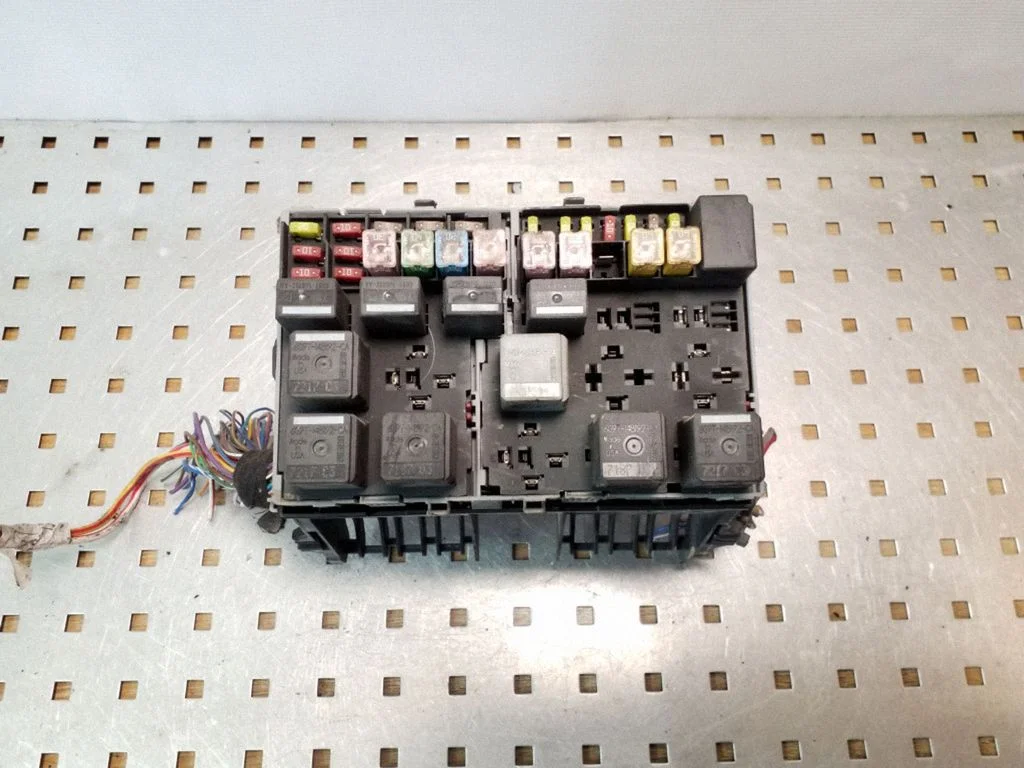 Drošinātāju bloks 6C1T14401AKH