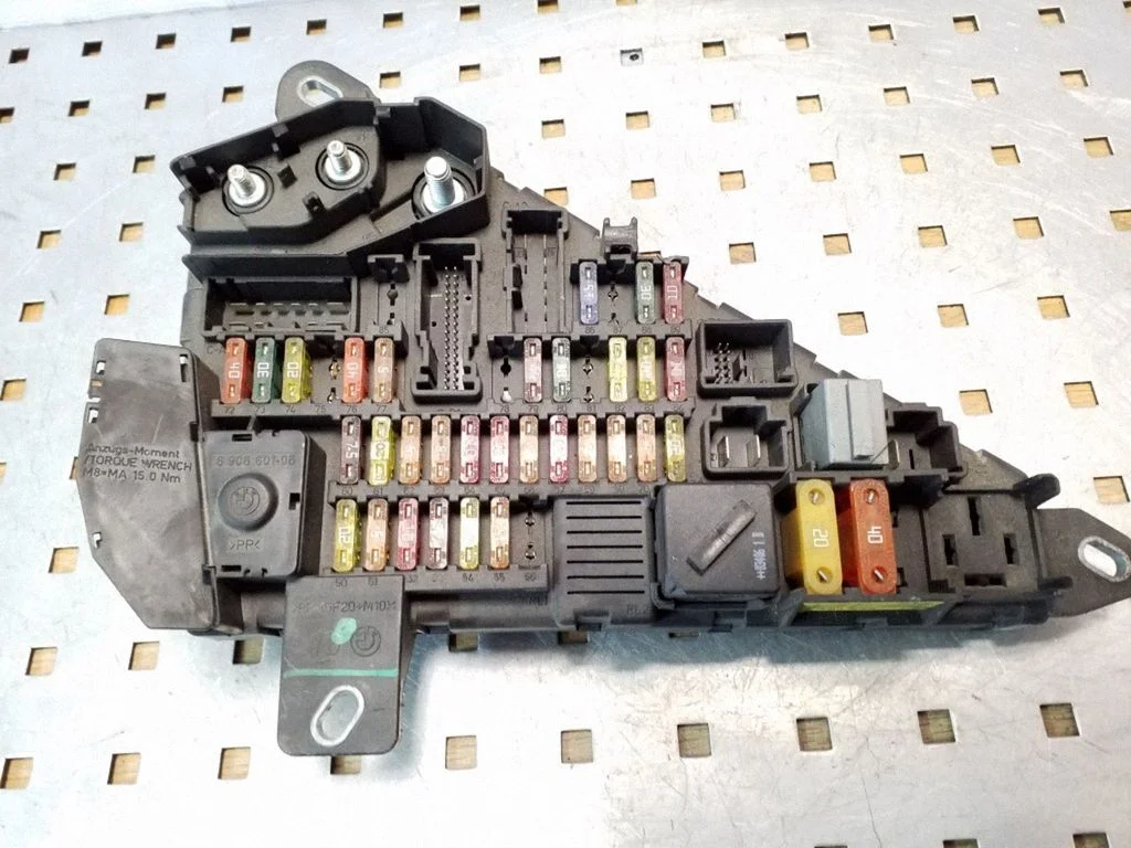 Fuse module – BMW 5 Series E60 E61 (2004-2010)