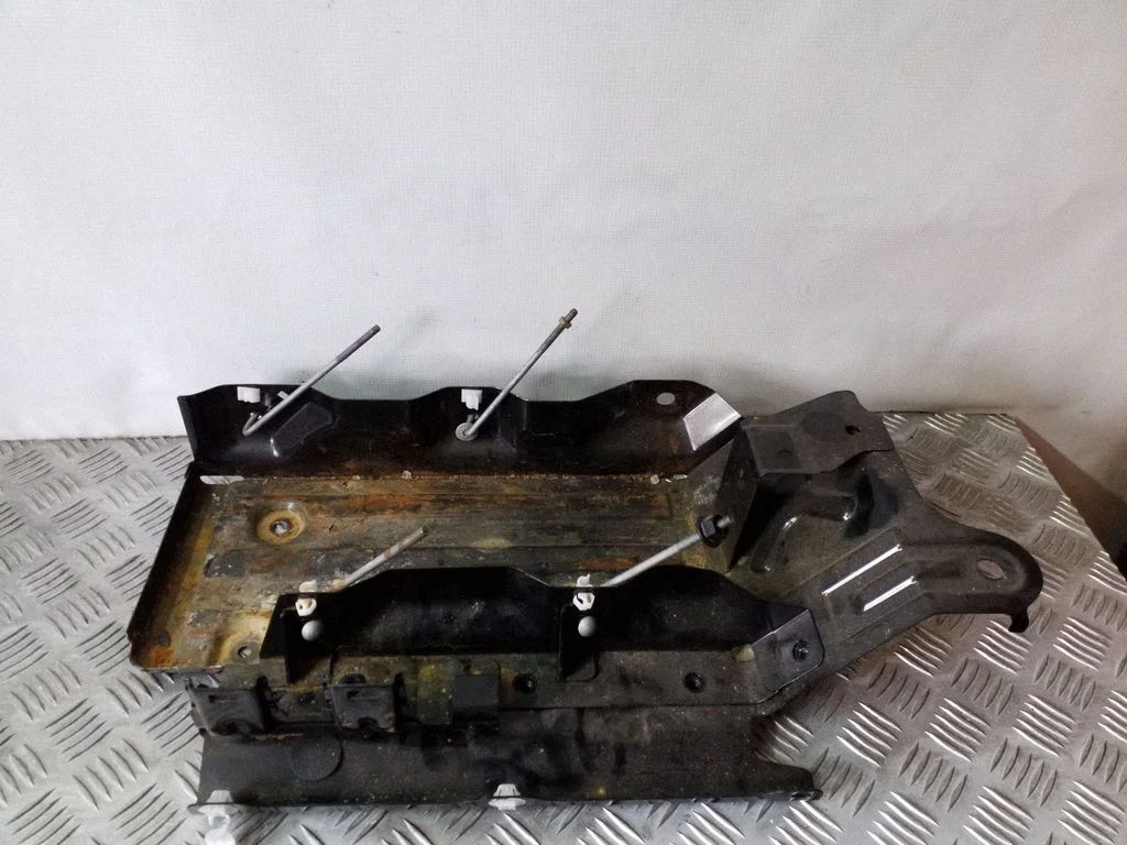 Battery tray