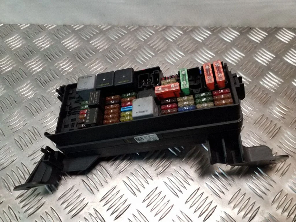 Fuse module – Mercedes-Benz ML-Class W164 (2005-2011)