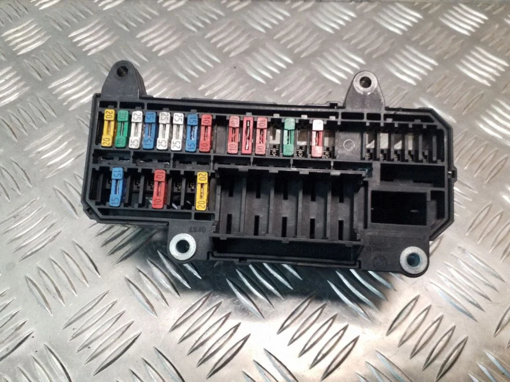 Fuse module – BMW 7 Series E65 E66 (2001-2008)