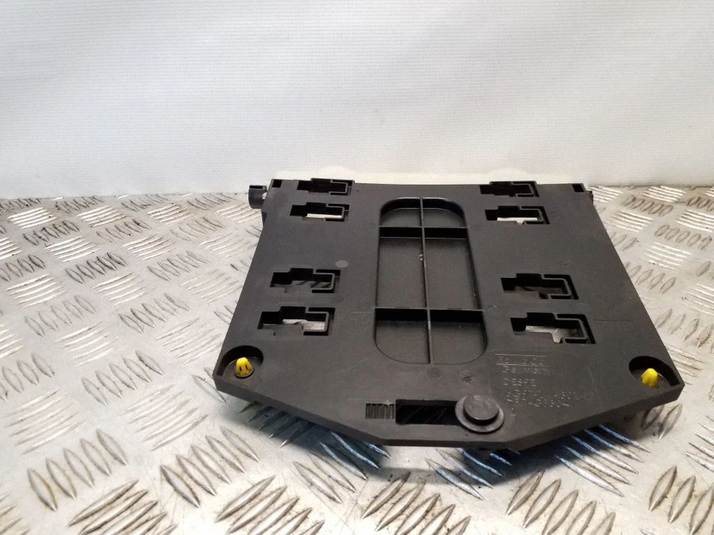 Cita salona detaļa 6G9T14A301EF