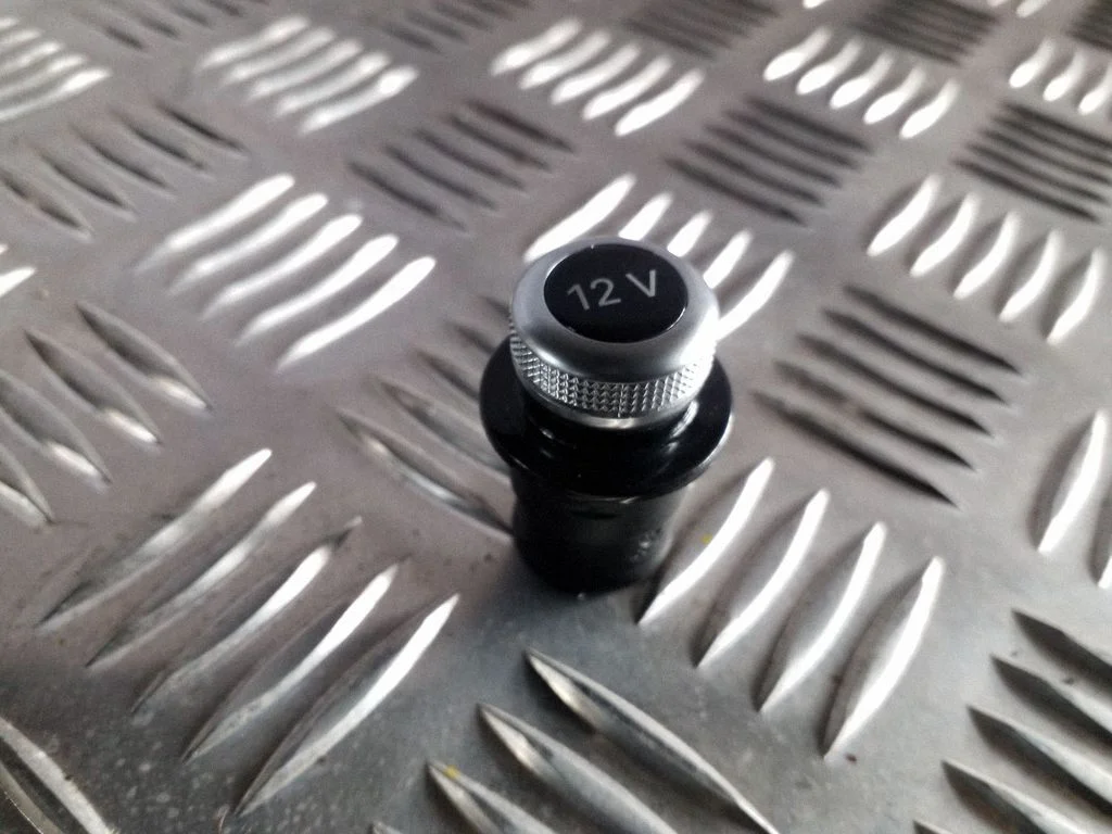 Cita salona detaļa 4L0919311