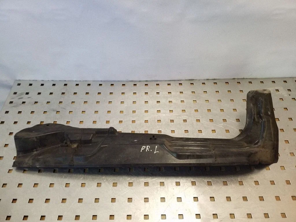 Cita ārējā detaļa 8E0821111A