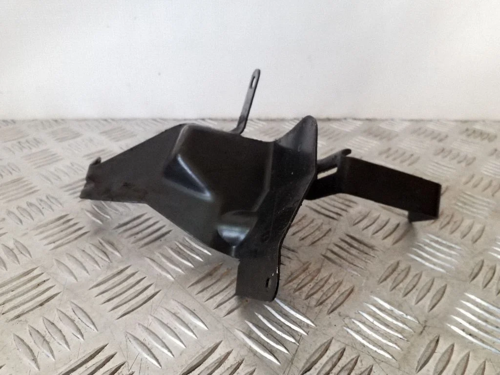 Kita variklio skyriaus detalė