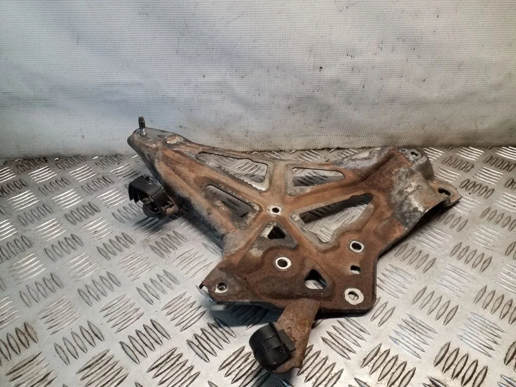 Cita motora nodalījuma detaļa