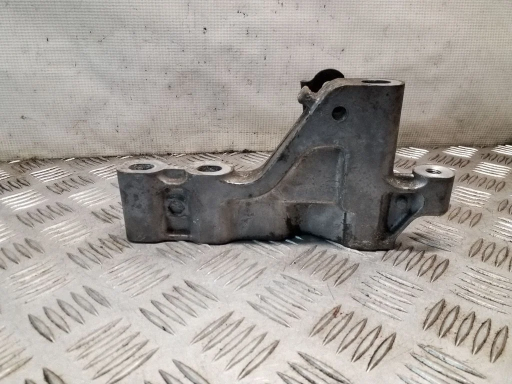Cita motora nodalījuma detaļa