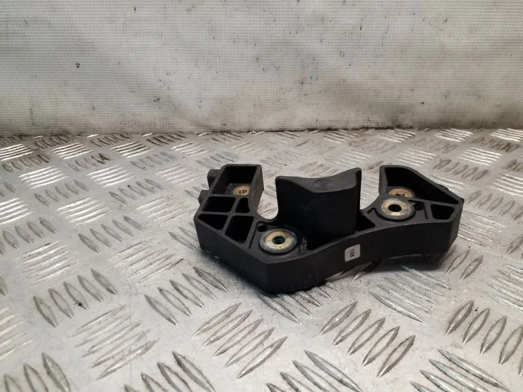Kita variklio skyriaus detalė
