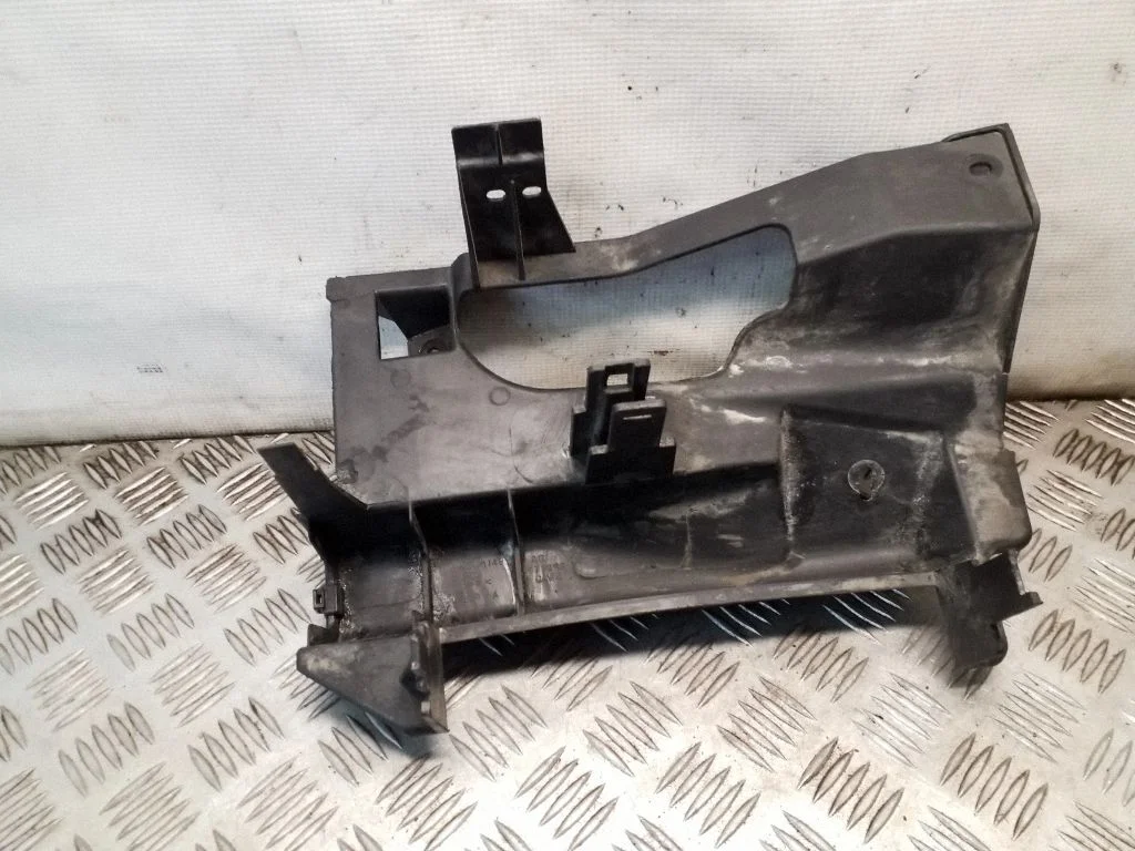 Kita variklio skyriaus detalė