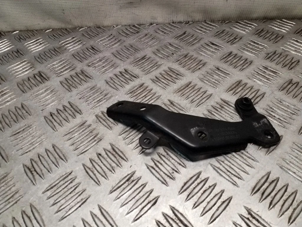 Kita variklio skyriaus detalė
