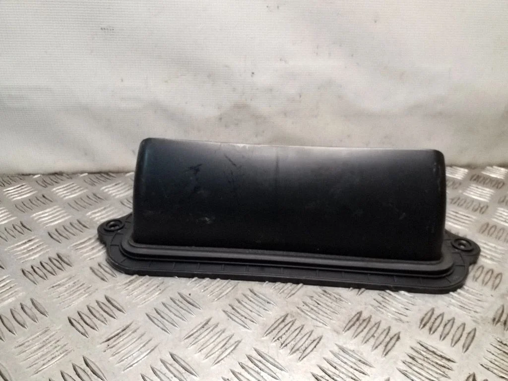 Kita variklio skyriaus detalė