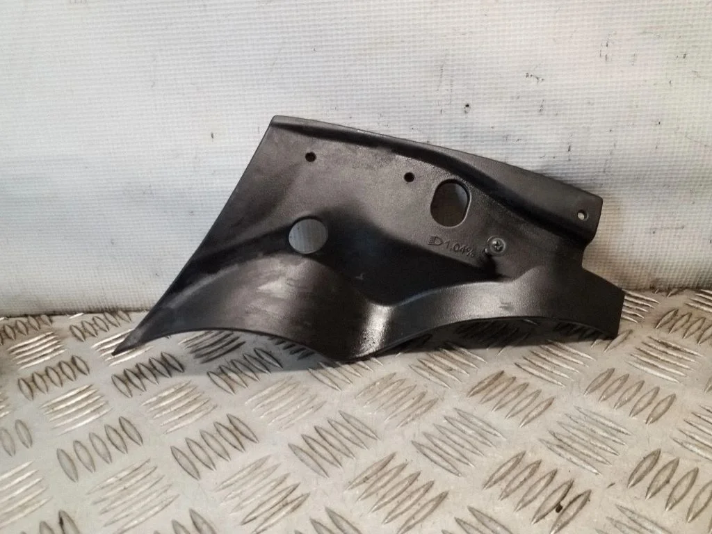 Kita variklio skyriaus detalė