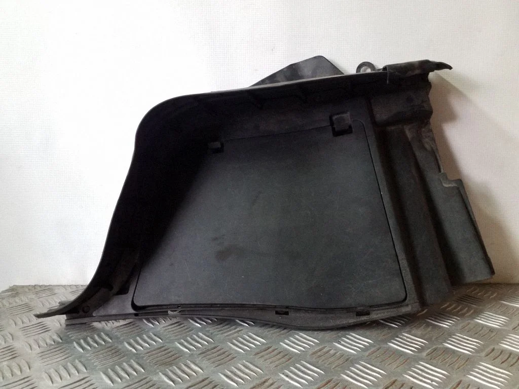 Other engine bay part – Infiniti EX (2007-)