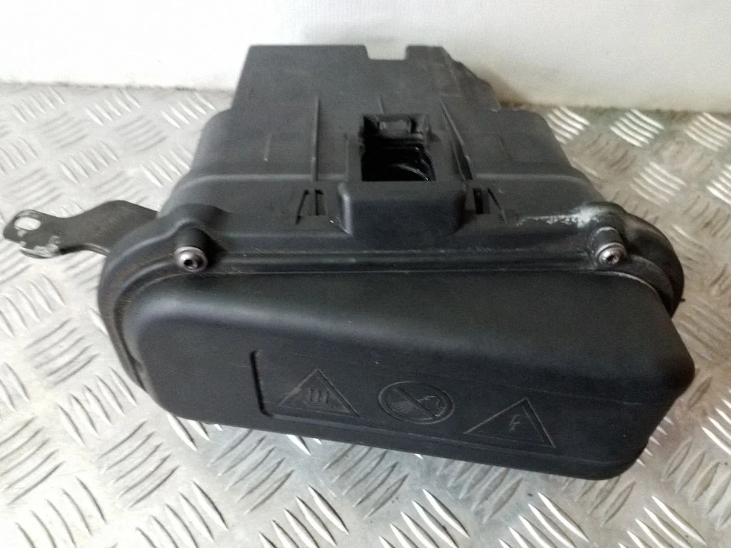 Cita motora nodalījuma detaļa 8508212