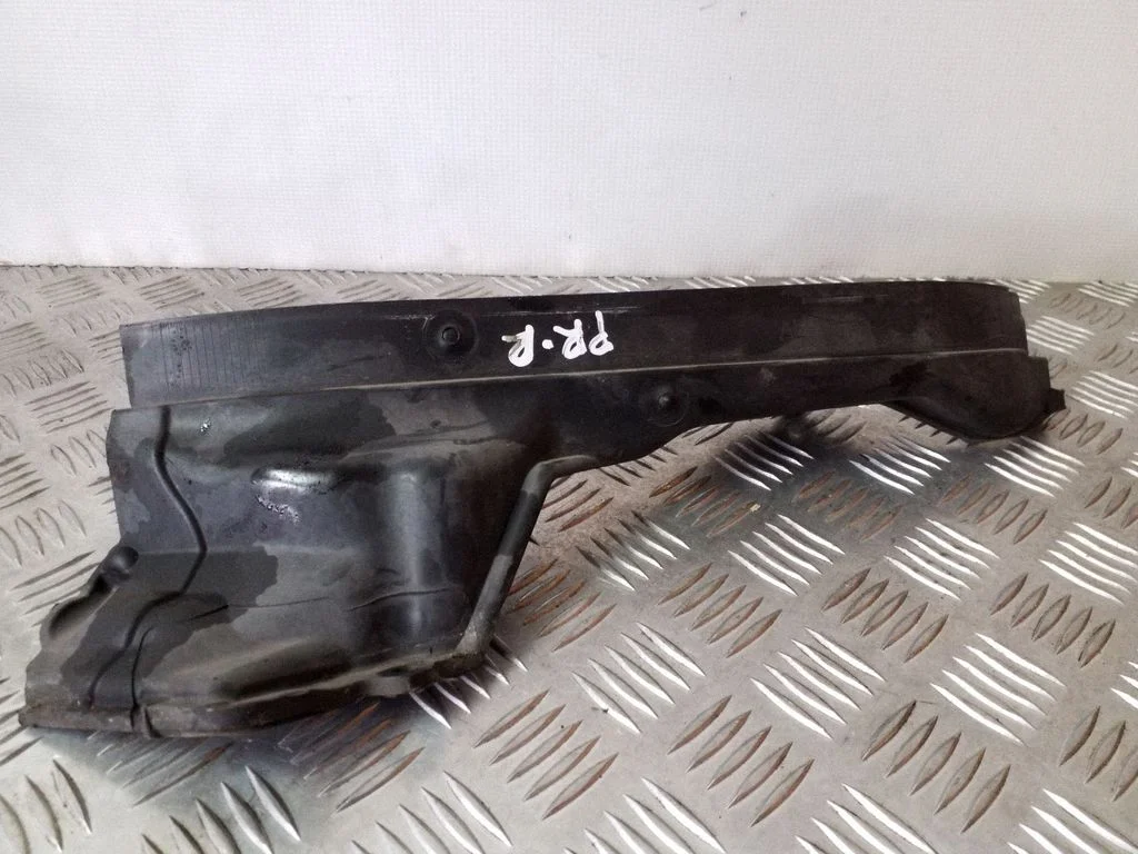 Muu mootoriruumi osa – BMW 5-seeria F10 F11 (2009-2016)