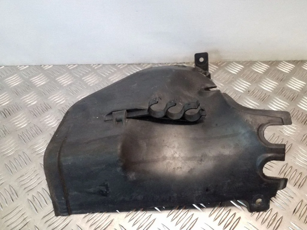 Cita motora nodalījuma detaļa 8202799