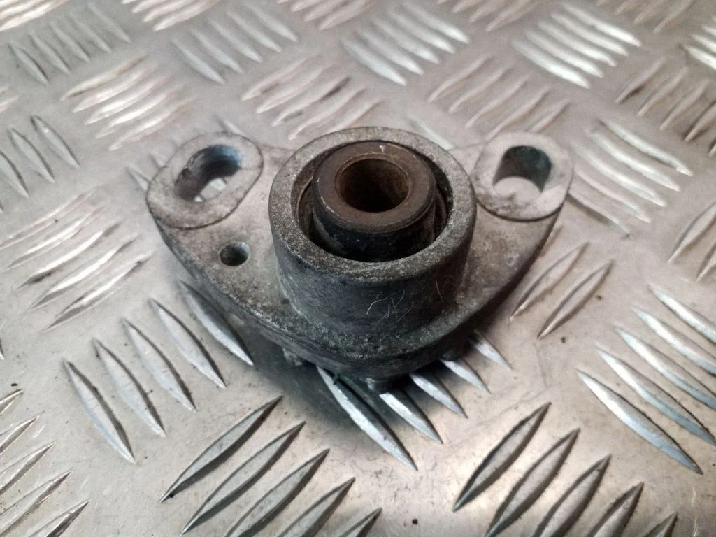 Other engine bay part – Volvo V70 (2005-2008)