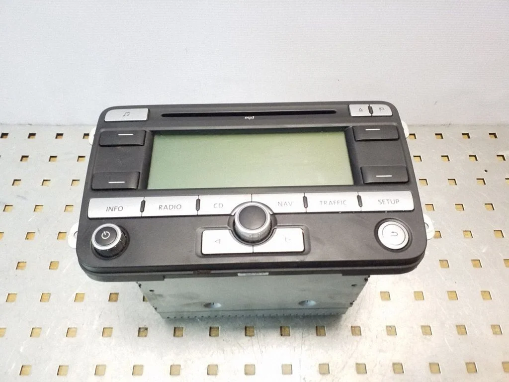 Radio/CD/DVD atskaņotājs/navigācija 1K0035191